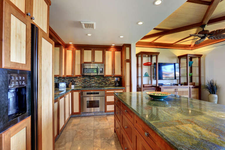 18 Makena Surf E-206