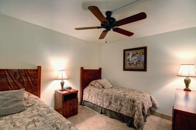 30 KAMAOLE NALU, #604