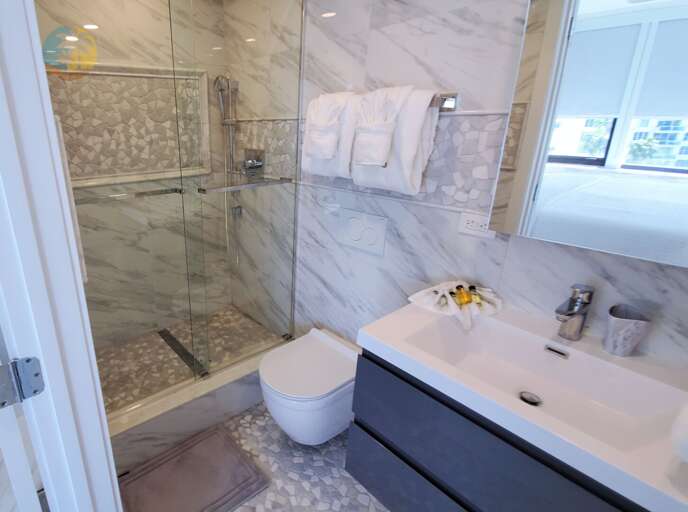 Master Bedroom Bathroom