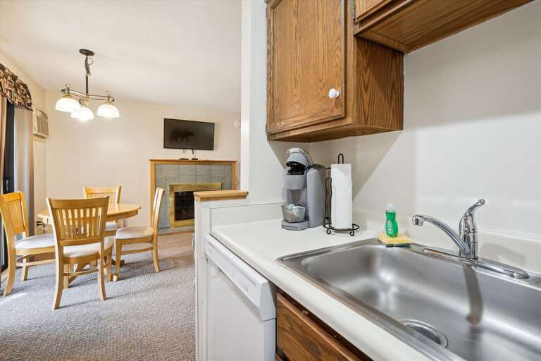 Kuerig coffee maker for your morning coffee.