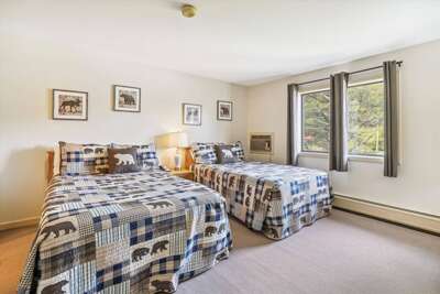 117 Cedarbrook Hotel Room
