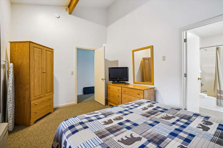 Enjoy the flat screen TV while going to sleep for the night. Enjoy the flat screen TV while going to sleep for the night.