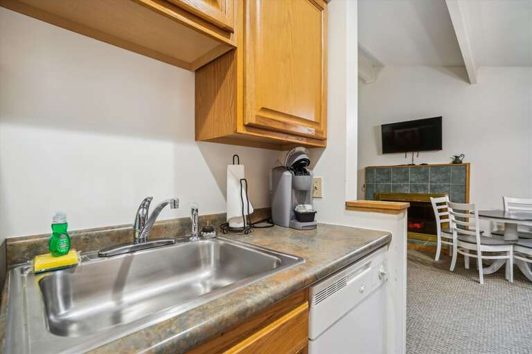 Equipped with a dishwasher to make clean up a breeze. Equipped with a dishwasher to make clean up a breeze.