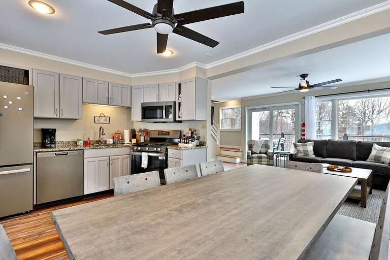 Stunning fully equipped kitchen for all of your cooking needs. Stunning fully equipped kitchen for all of your cooking needs.