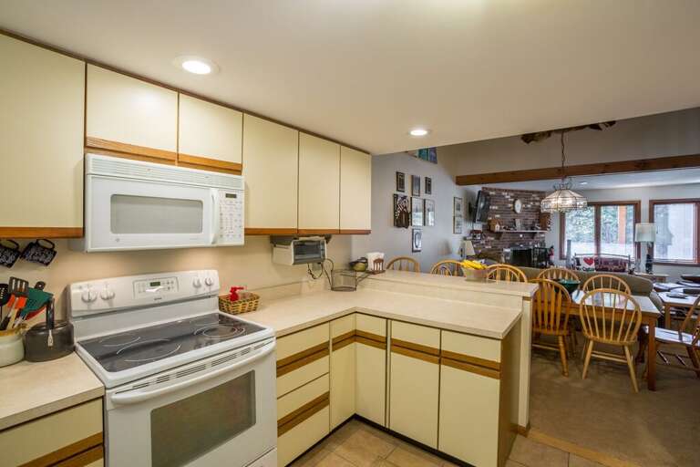Breakfast bar offers extra seating for guests or if you would like to have a relaxing cup of coffee before you go Breakfast bar offers extra seating for guests or if you would like to have a relaxing cup of coffee before you go