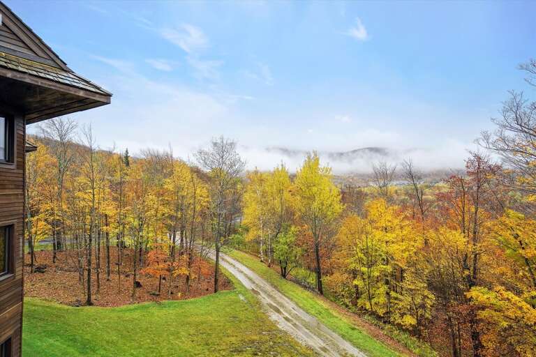 Gorgeous views and surrounding   scenery in any season! Gorgeous views and surrounding   scenery in any season!