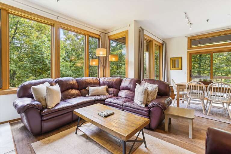Relax in the living room. Relax in the living room.