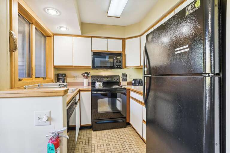 Make a great meal in this fully equipped kitchen.