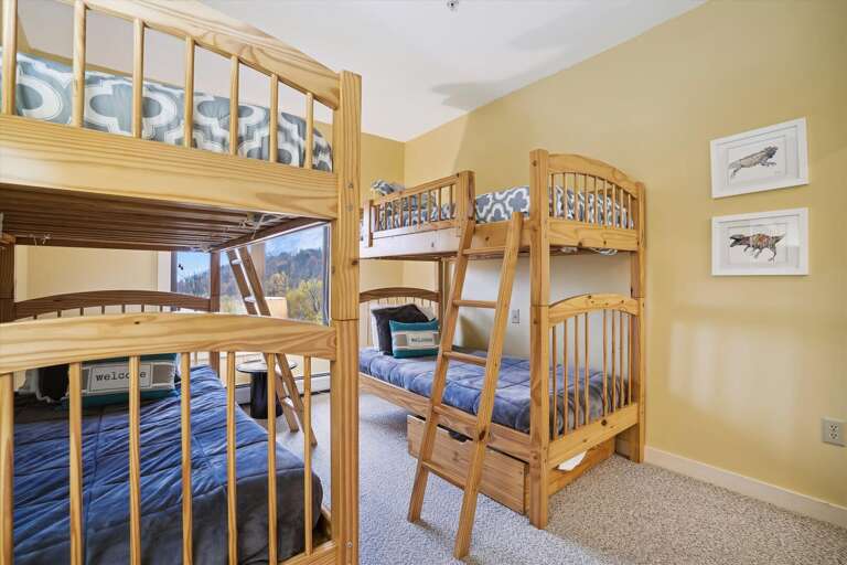 2 sets of bunk beds.