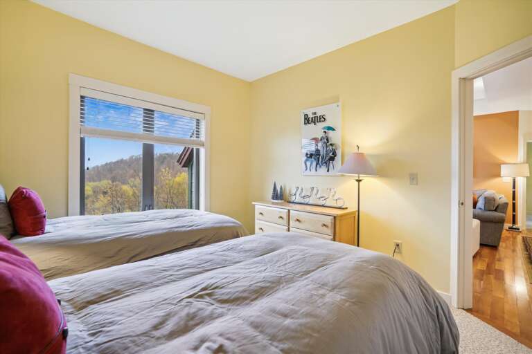 Twin Room with Scenic Views
