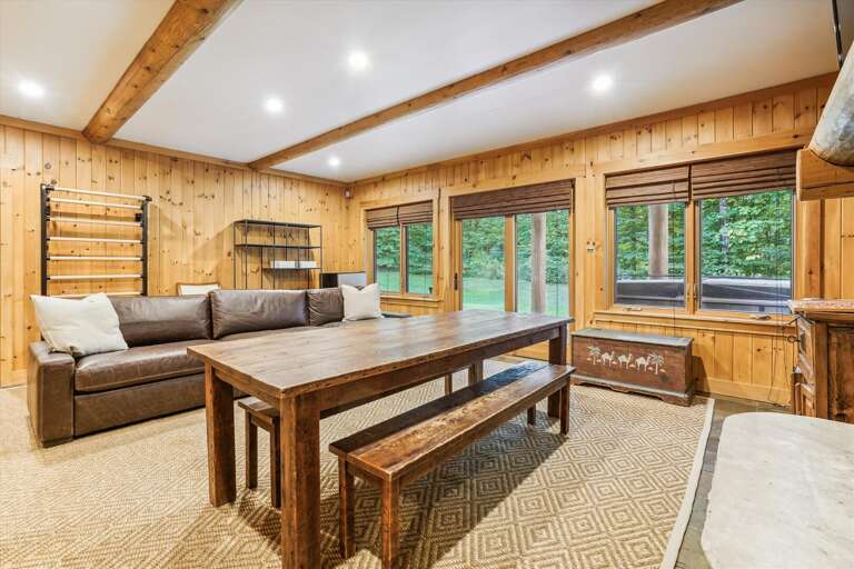 Great windows to look out at the scenery.