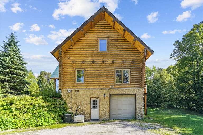 Side entrance for your convenience.