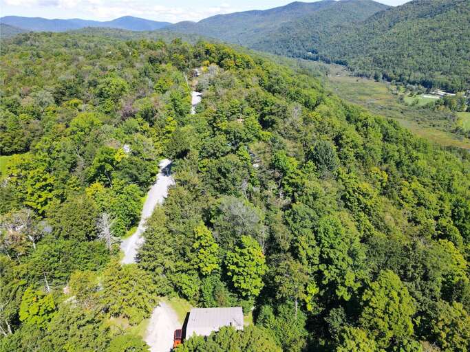 The road that brings you to Snow Flurry!