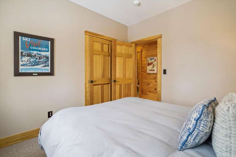 One of the queen beds.