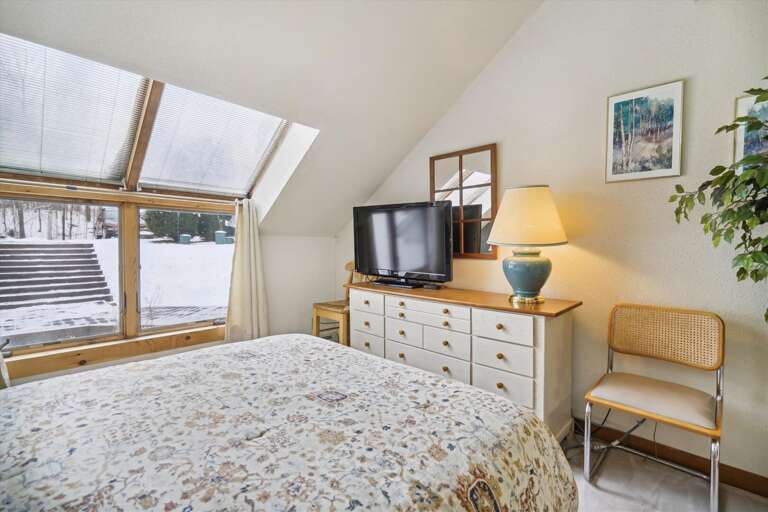 Lie in bed and watch the tv. Lie in bed and watch the tv.