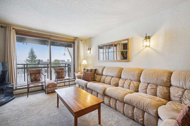 Lots of natural light. Lots of natural light.