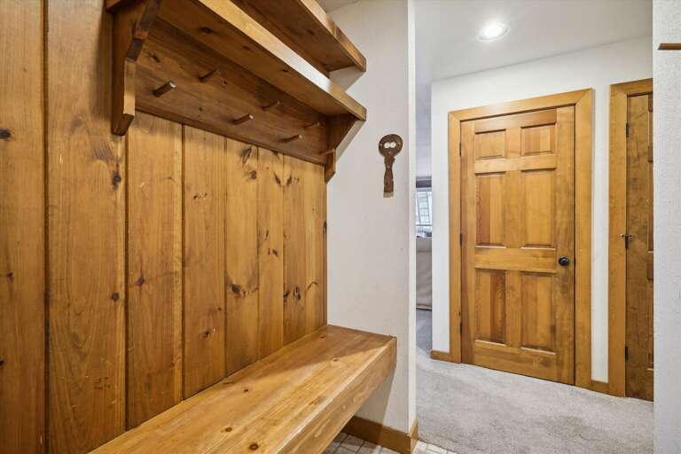 Plenty of space to store your winter clothing. Plenty of space to store your winter clothing.