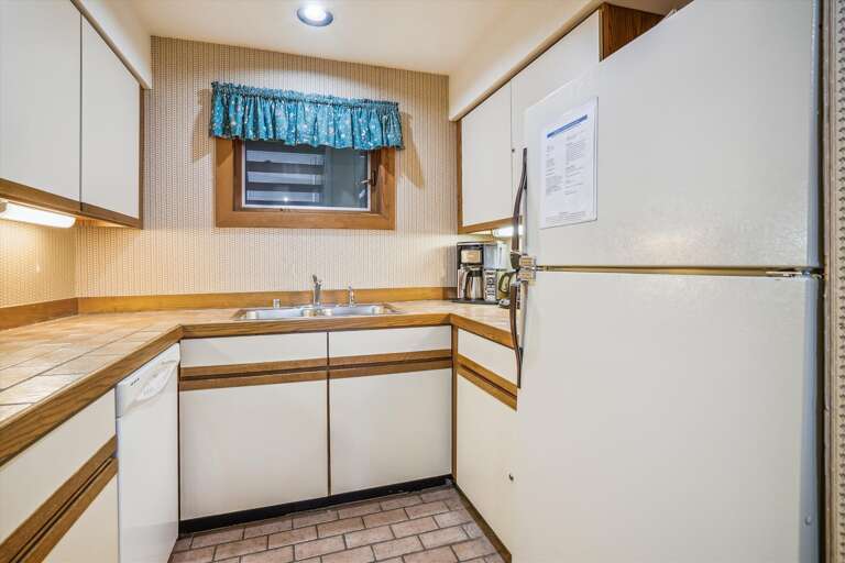Simple and Functional Kitchen