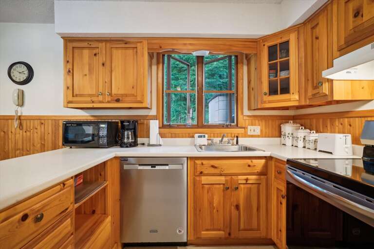Lots of natural lighting in the kitchen.