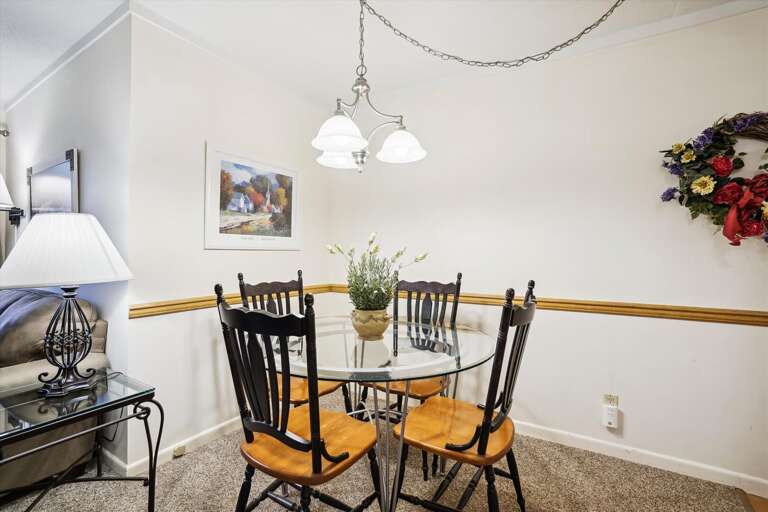 Dining room area, table seats 4 comfortably