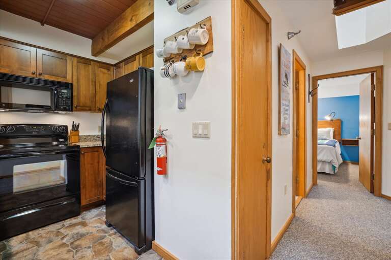 Cook some great meals in this fully equipped kitchen and entertain your family and friends.