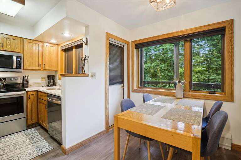 Big windows to look out of while eating.