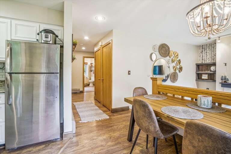 Open concept in this condo. Open concept in this condo.