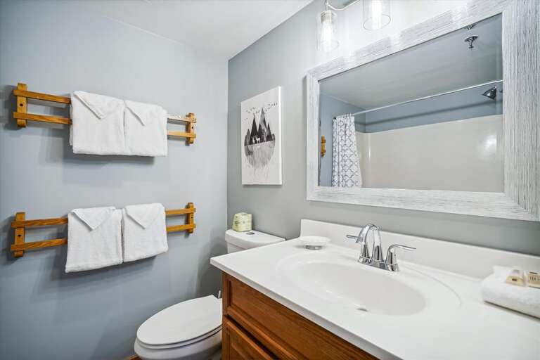 Full Bathroom brightly lit. Full Bathroom brightly lit.