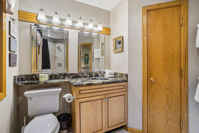 Spacious Full Bathroom
