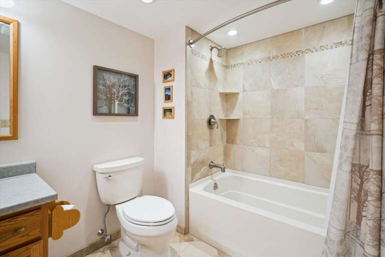 Upgraded full bathroom