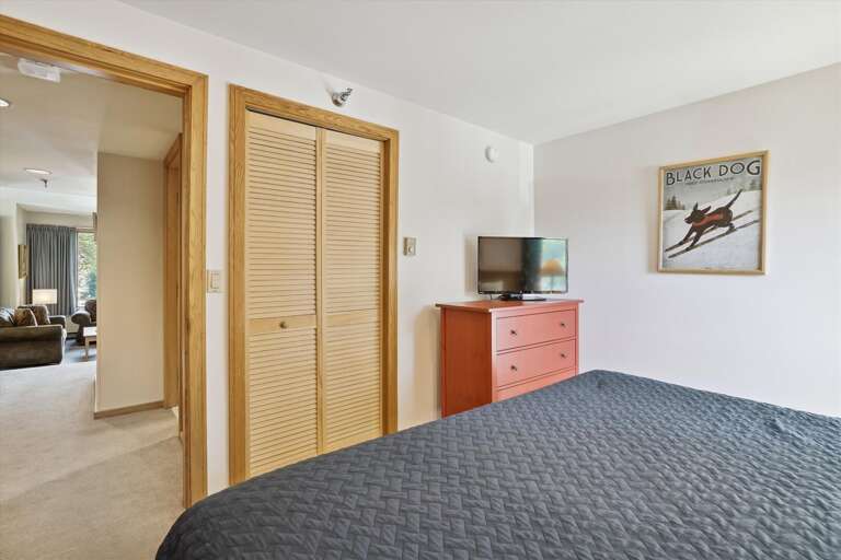 Flat screen TV to watch some of your favorite programs. Flat screen TV to watch some of your favorite programs.