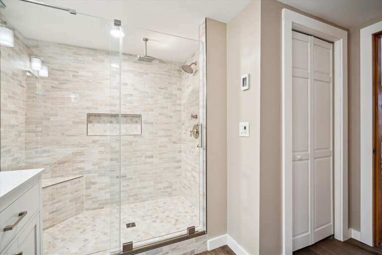 Updated Ensuite Bathroom