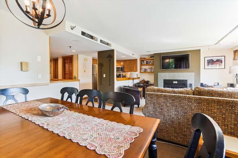 Open floor plan in this condo.