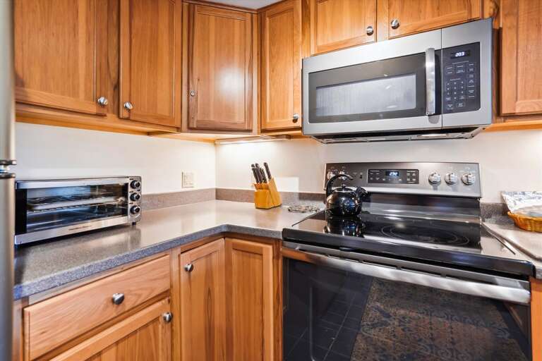 Plenty of cupboard space for your items.