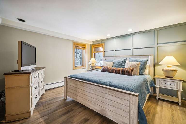 Enchanting king bedroom!  Comfort and style.  Soothing colors, perfect lighting