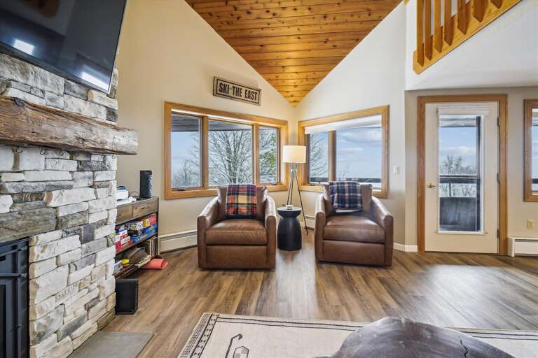 Living room entrance to deck