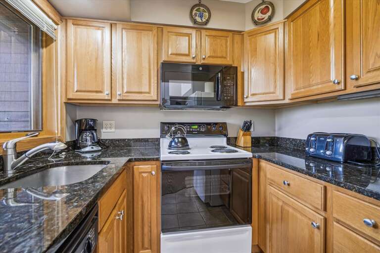 This kitchen is fully equipped.