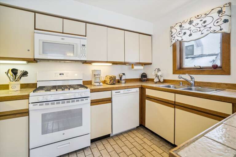 Cook some good meals in the kitchen.