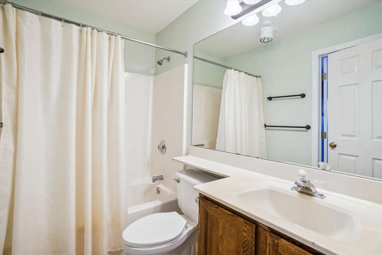 Full Guest Bathroom