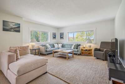 Room to Relax & Feel Right at Home