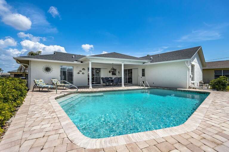 Little Treasure, Cape Coral 3 Bedroom Vacation Home For Rent Cape