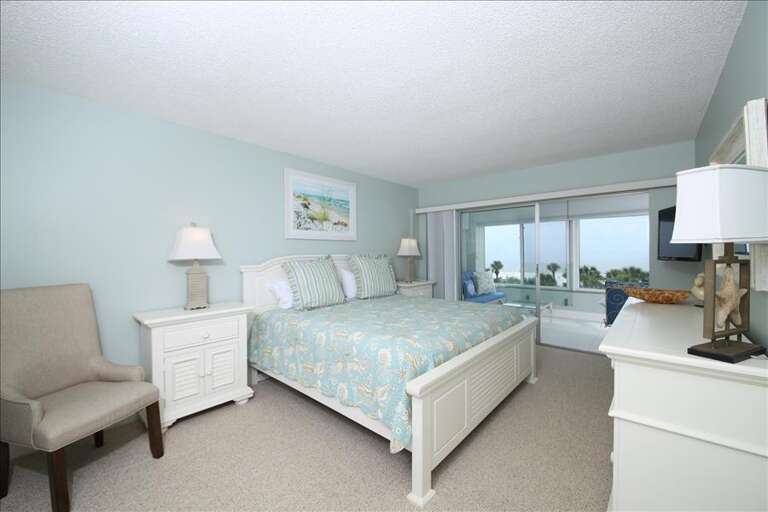 MASTER BEDROOM MASTER BEDROOM