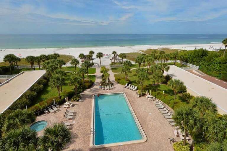POOL VIEW TO BEACH 1