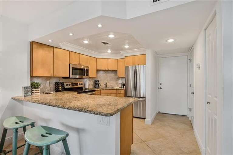 Vanderbilt Towers 505 605 2 Bedroom Condo for 4 Guests in Naples, FL