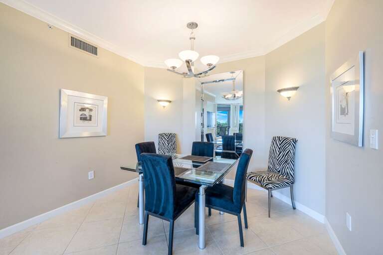 Dining Dining