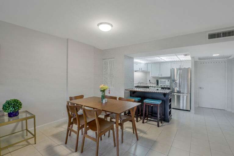 Dining to Kitchen Bar