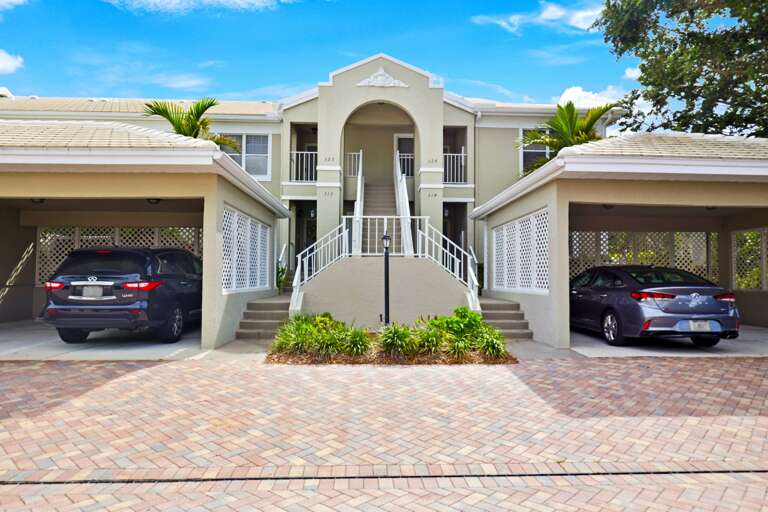 Welcome to Pelican Bay Chanteclair Maisonettes