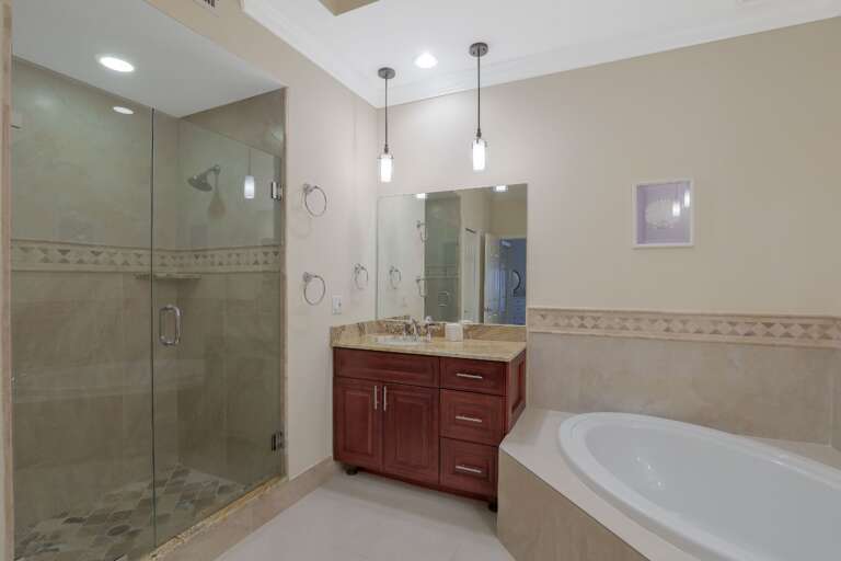 Master Bathroom Master Bathroom
