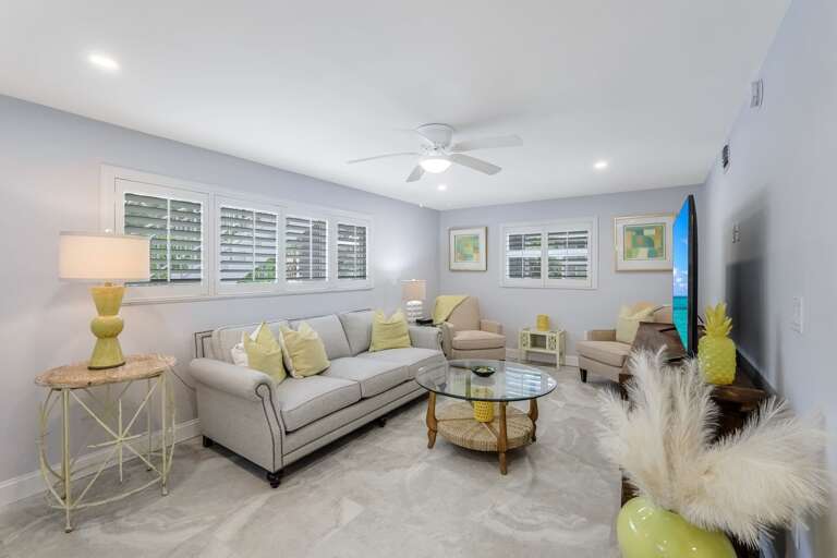 Oyster Bay Naples, FL 2 Bedroom Condo 4 Guests
