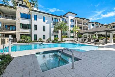 Quattro at Naples Square